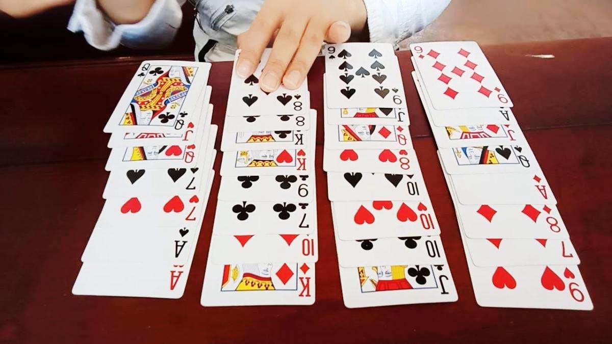 Khám phá game đánh bài solo với bạn bè cực hấp dẫn trên điện thoại