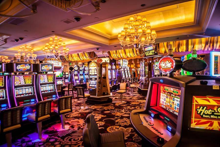 Khám phá cách play casino games online hiệu quả và an toàn cho người mới bắt đầu